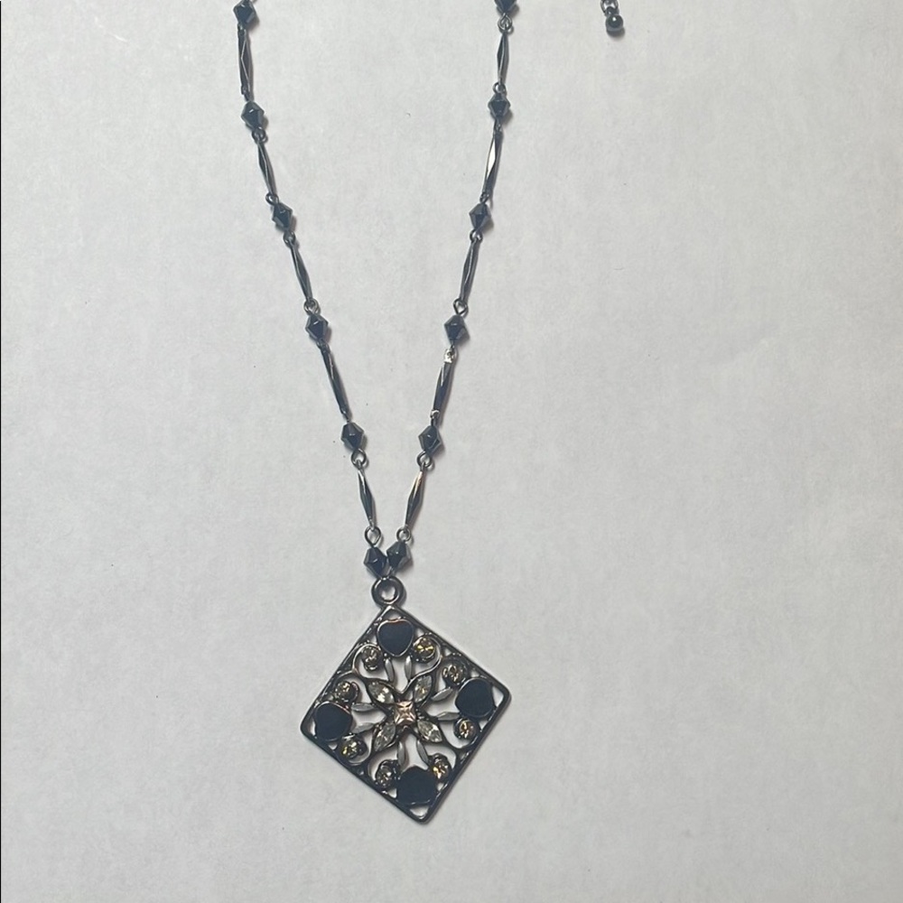 Pendant necklace